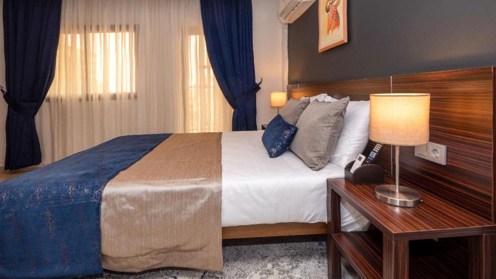 Souare Premium Hotel Conakry Bagian luar foto